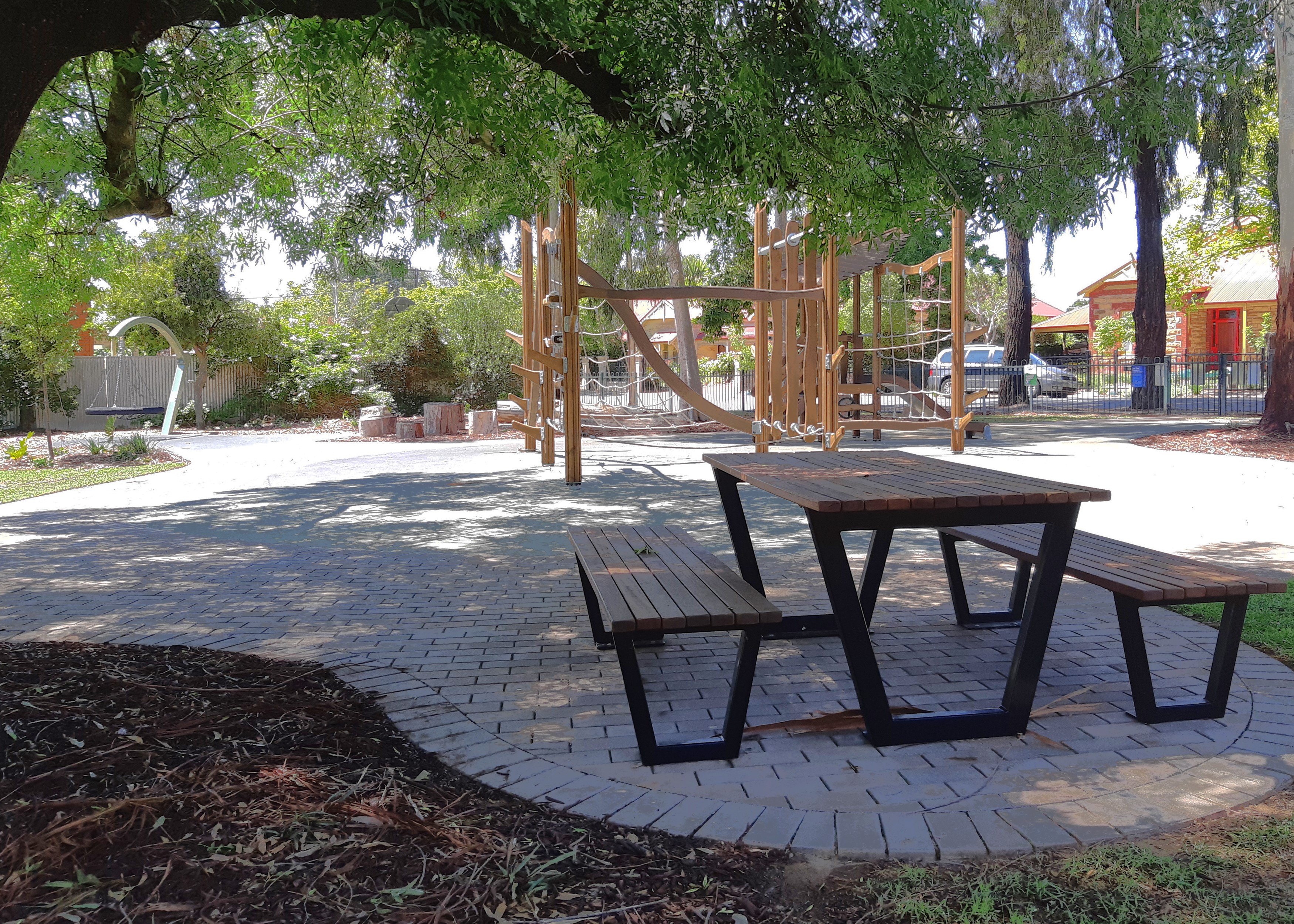 FErn-Avenue-playground-seating-4.jpg