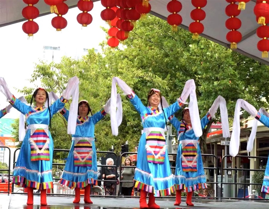Jasmine Dance Group performing at the Oz Asia Festival