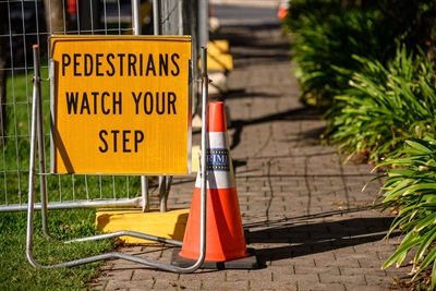Pedestrians-watch-your-step-sign.jpg