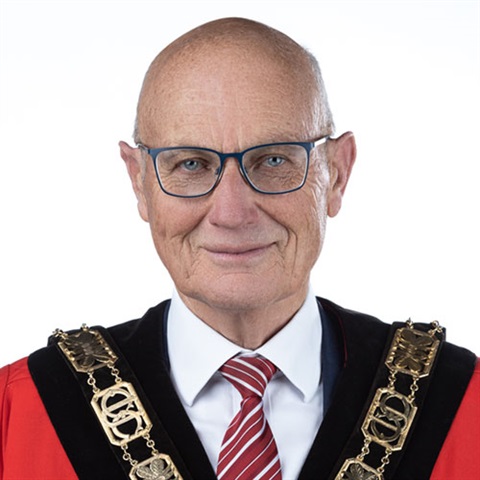 Mayor Michael Hewitson