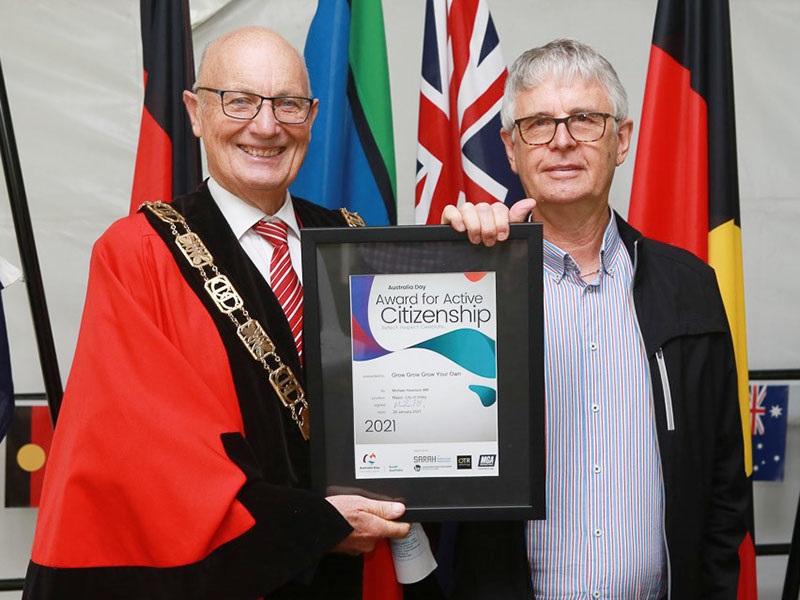 Award for Active Citizenship Peter Croft - Grow Grow Grow receives award from Mayor Hewitson