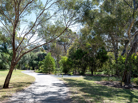 Ridge-Park_Pathway_Fitness-Equipment